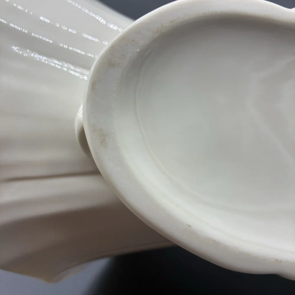 Lenox Cornucopia Ivory Porcelain Centerpiece Thanksgiving Harvest Horn Vase USA